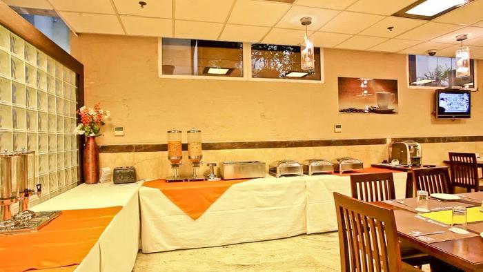 Iris Park Hotel